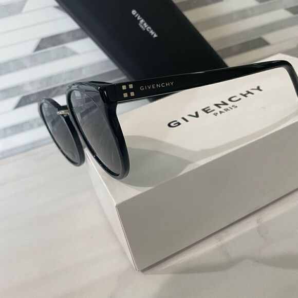 NIB Givenchy GV 7115/F/S Unisex Sunglasses - Picture 2 of 11